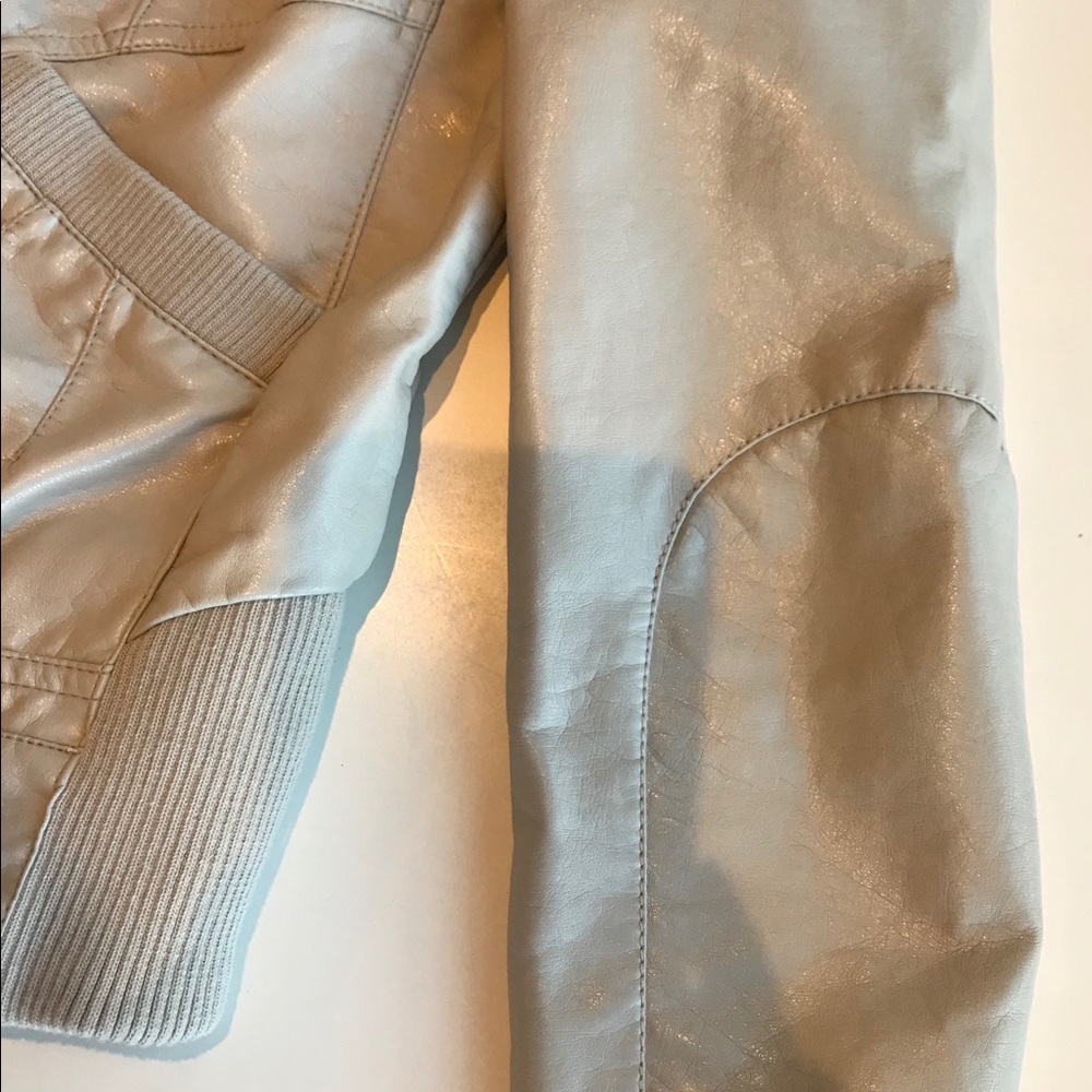 🌿XHILARATION faux leather jacket. - Picture 4 of 7
